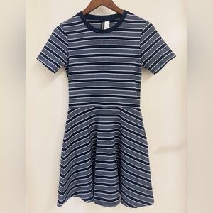 H&M Striped Skater Dress Navy White Short Sleeve Fit & Flare Size 6. Like New
